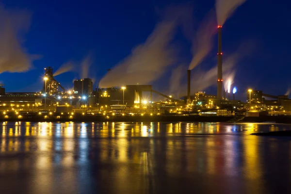 Dutch steel industry by night — Stock Photo, Image