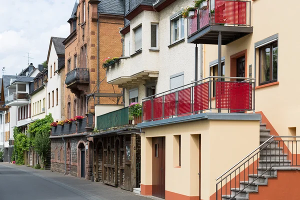 Paysage urbain de Zell, ville historique au bord de la Moselle en Allemagne — Photo