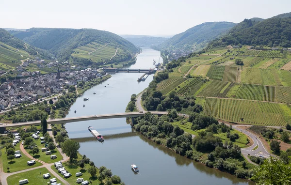 Krajina s řeky Mosely poblíž neef v Německu — Stock fotografie