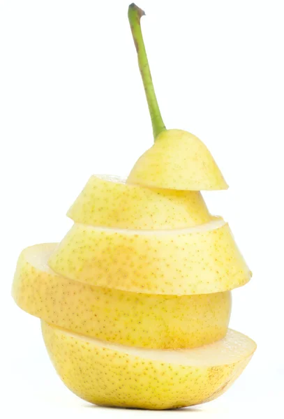 白い背景の上スライスで yello-pear — ストック写真
