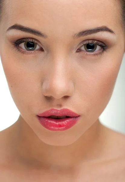 Retrato da bela modelo feminino close-up — Fotografia de Stock