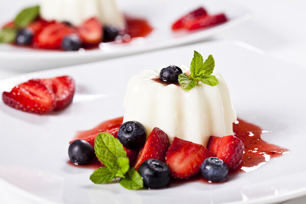 Красочный десерт