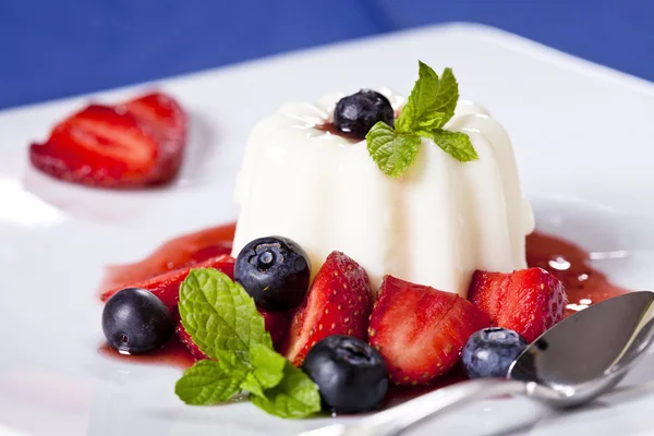 Panna Cotta With Blueberries — Stock Photo, Image