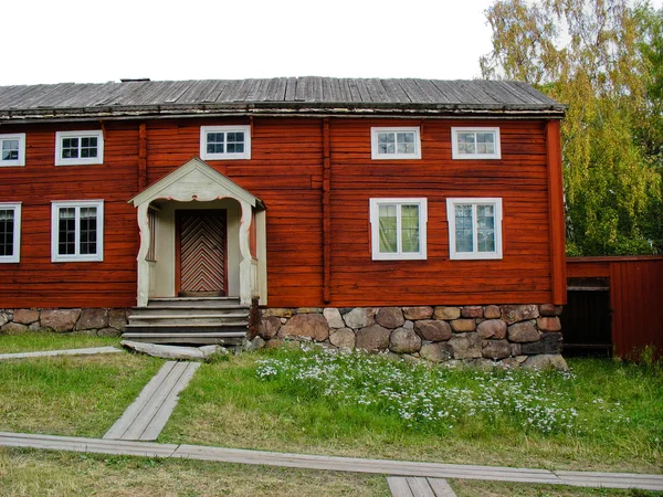 Cabaña sueca roja — Foto de Stock