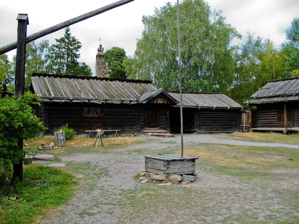 Alte schwedische ökologische Hütte — Stockfoto