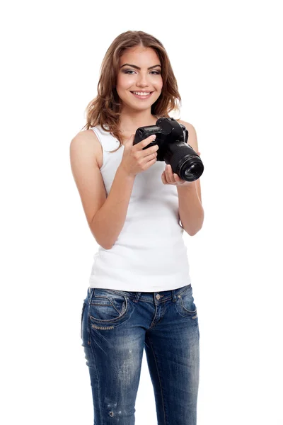 Młoda kobieta z aparatem fotograficznym — Zdjęcie stockowe