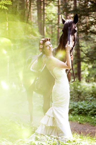 Frau und Pferd — Stockfoto