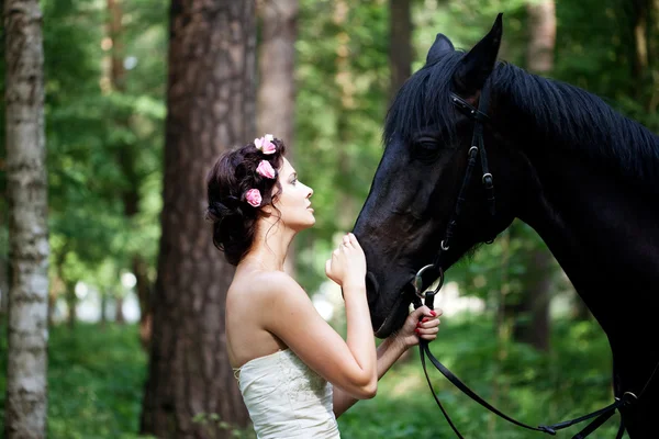 Femme et cheval — Photo