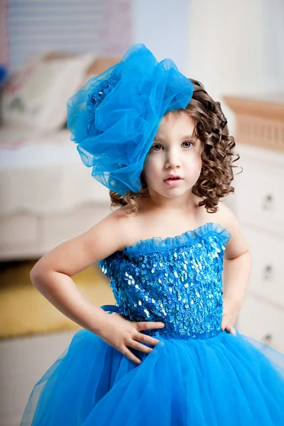 Cute dziewczynka, dziecko w sukience — Zdjęcie stockowe