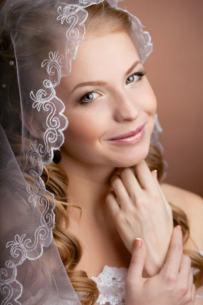 Luxus menyasszony, esküvői frizura — Stock Fotó