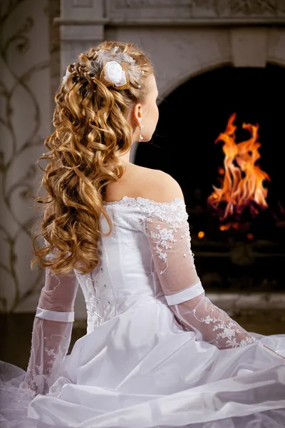 Lyx brud med bröllop frisyr — Stockfoto