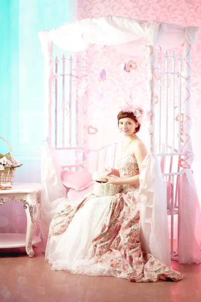 Mulher romântica em um vestido vintage — Fotografia de Stock