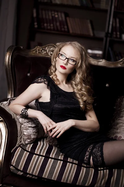 Stylish luxury woman in glasses — Stock Photo, Image