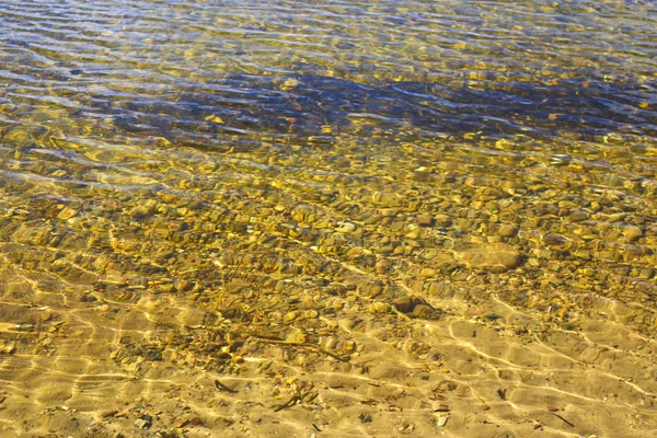 Botten av sjön med kristallklart vatten — Stockfoto
