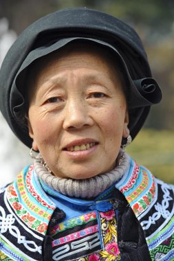 Çin qiang etnik kadın