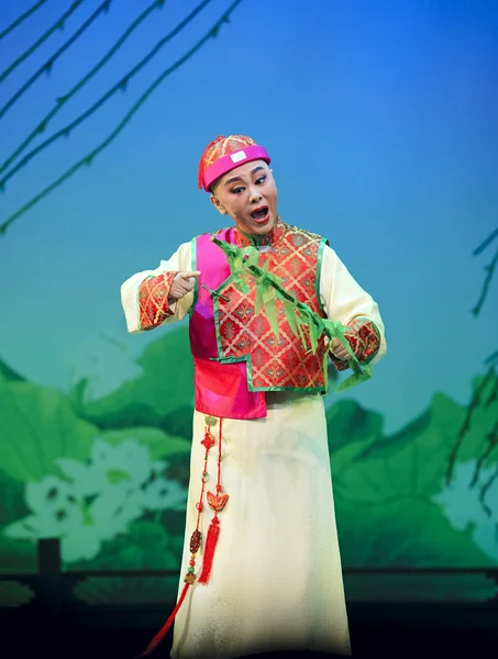 Čínská tradiční herečka s divadelní kostým — Stock fotografie