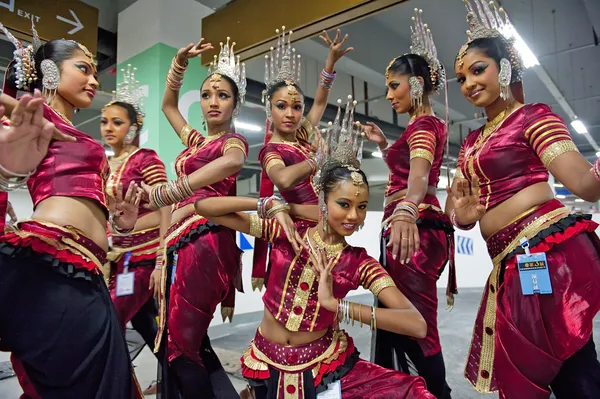 Sri Lankan traditional dancers — Stock Photo, Image