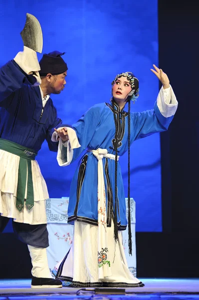Actores de ópera tradicionales chinos con disfraz teatral — Foto de Stock