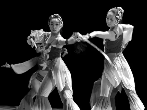 चिनी नृत्य मुली — स्टॉक फोटो, इमेज