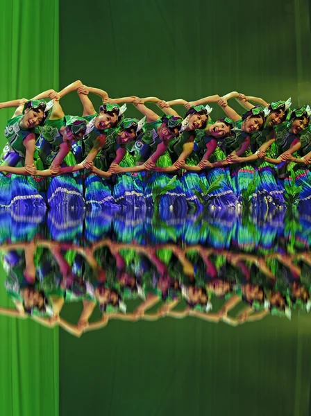 Kinesiska folk dansare — Stockfoto