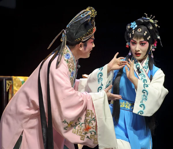 Pretty chinese traditional opera actors — Stock Photo, Image
