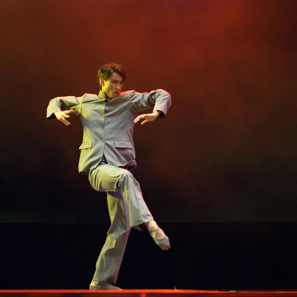 Dançarino moderno — Fotografia de Stock