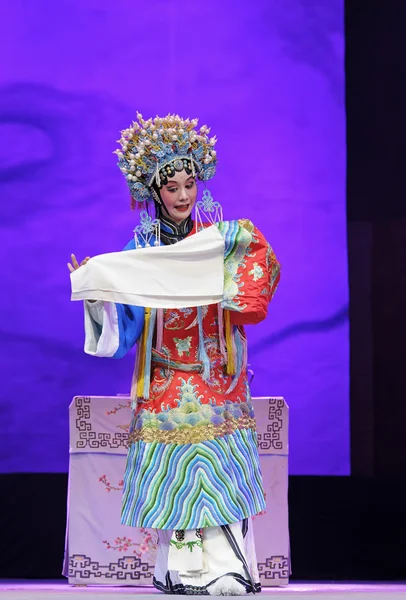 かなり中国の伝統的なオペラ女優 — ストック写真