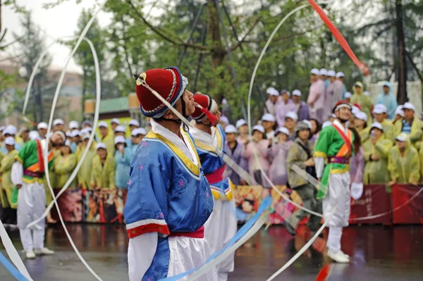 Noord-Koreaanse pyongyang folk dansers — Stockfoto