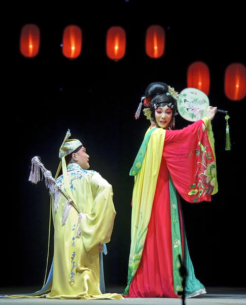 Hezká čínská tradiční operní herečka — Stock fotografie