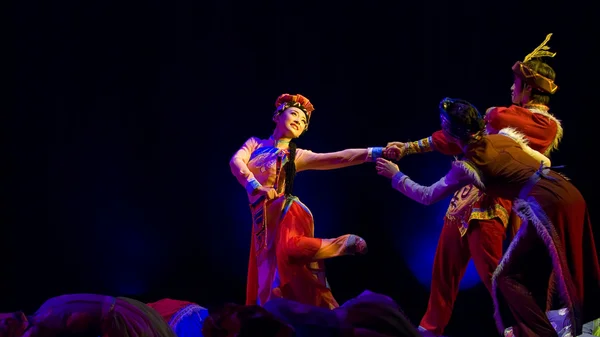 Chiński folk tancerzy — Zdjęcie stockowe