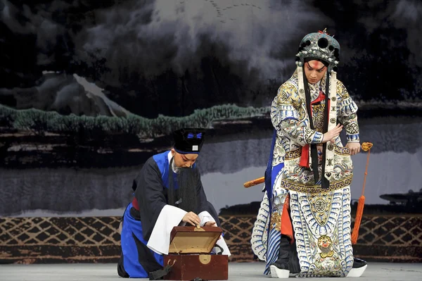 Δράστης της παραδοσιακής κινεζικής όπερας με θεατρικό κοστούμι — Φωτογραφία Αρχείου
