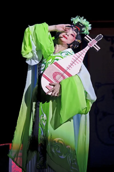Pretty chinese traditional opera actress — Stock Photo, Image