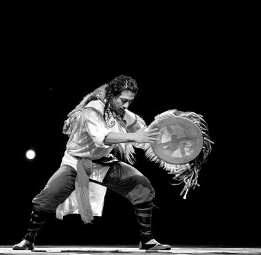Çin qiang etnik dansçı