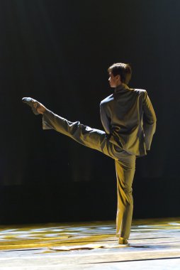 Çin modern dansçı