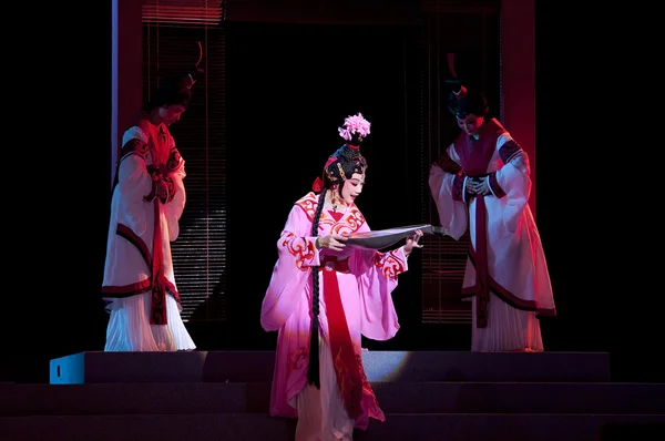 漂亮的中国传统戏曲演员 — 图库照片