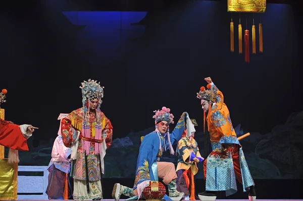 Çince Geleneksel opera oyuncuları tiyatro kostüm — Stok fotoğraf