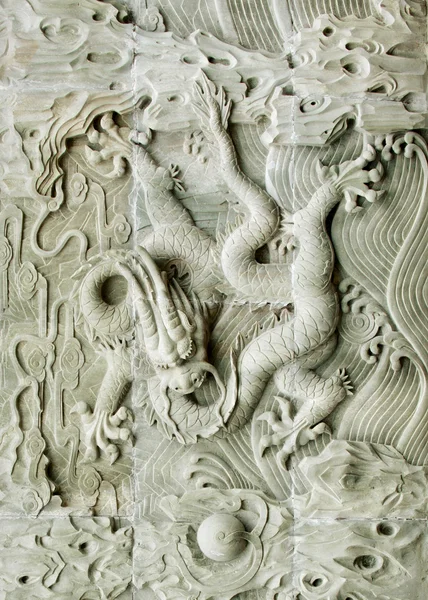 Soulagement du dragon : totem royal chinois — Photo
