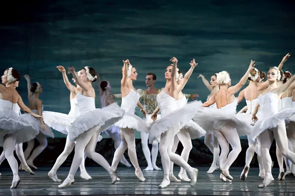 Лебедине озеро балету — стокове фото