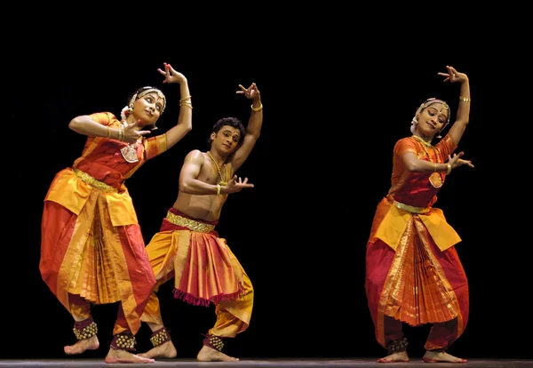 Indian Kalakshetra dancers