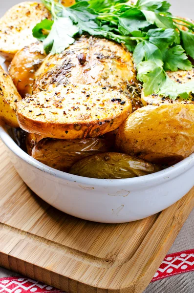 Oven gebakken aardappel met pasley — Stockfoto