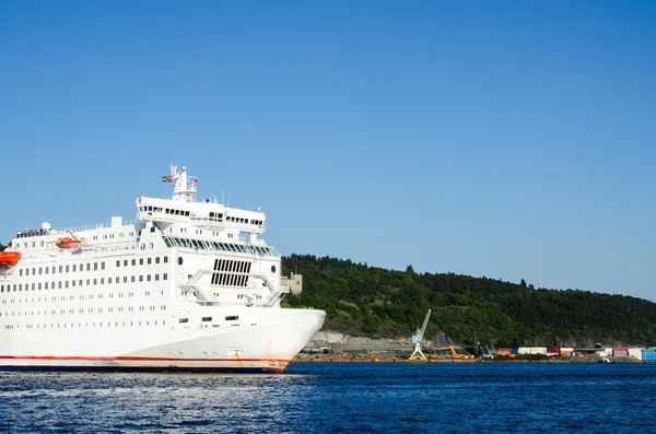 Traghetto passeggeri in partenza da Oslo — Foto Stock