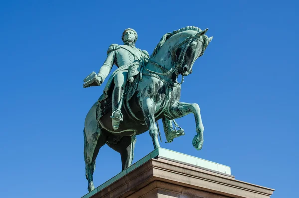 雕像的国王在奥斯陆卡尔 · 约翰 · — 图库照片