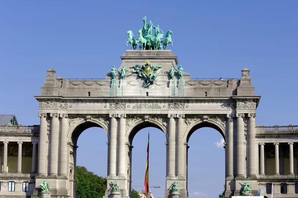 Triumphal Arch in Cinquantennaire Park — Stock Photo, Image