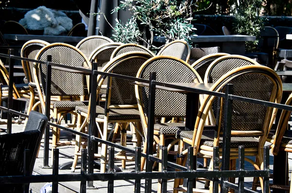 Café ao ar livre com ninguém — Fotografia de Stock
