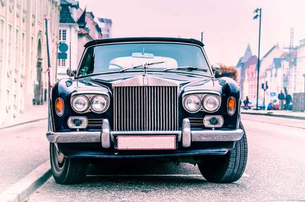 Carro vintage em uma rua de Copenhague — Fotografia de Stock