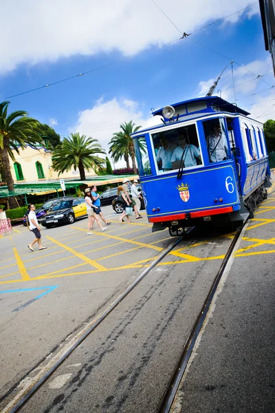 Синій трамвай редакційна стаття — стокове фото