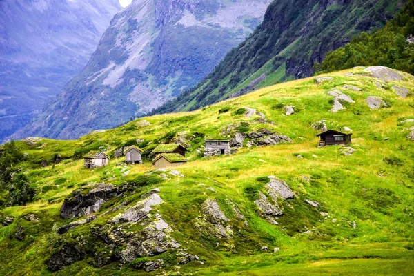Cabins in mountains — Stock Photo, Image