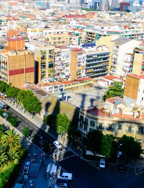 schaduw van sagrada familia over barcelona