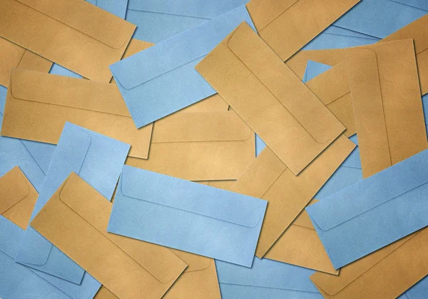 茶色と青の封筒 — ストック写真