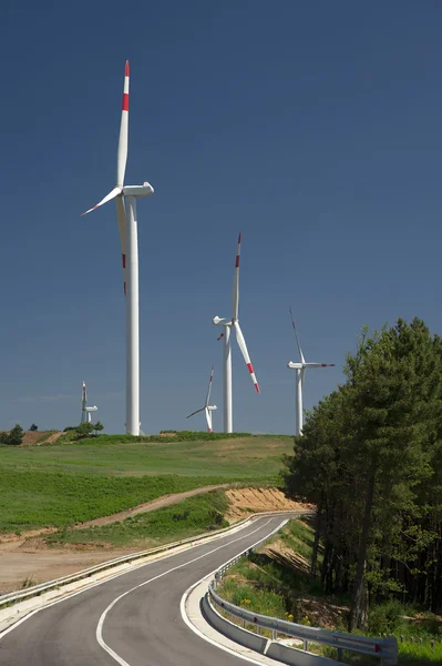 エネルギー、白い風車 — ストック写真